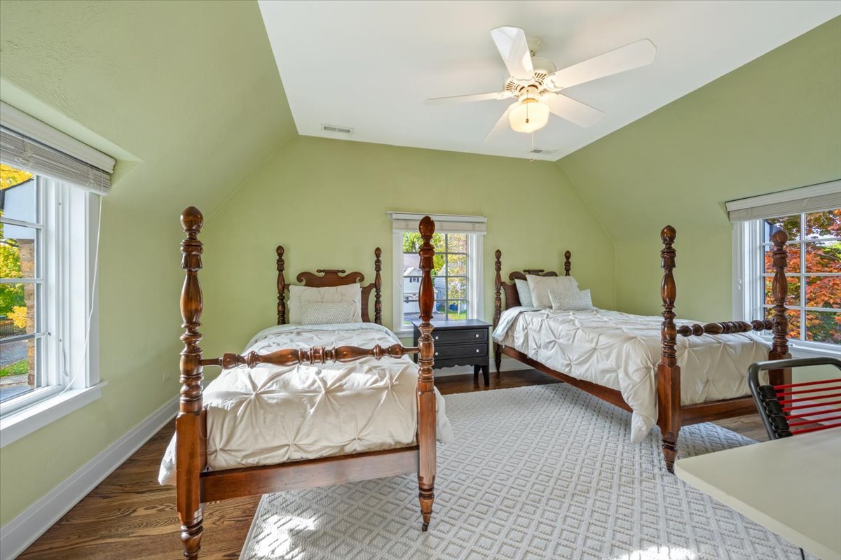 1024 Pontiac Rd Wilmette, IL 60091