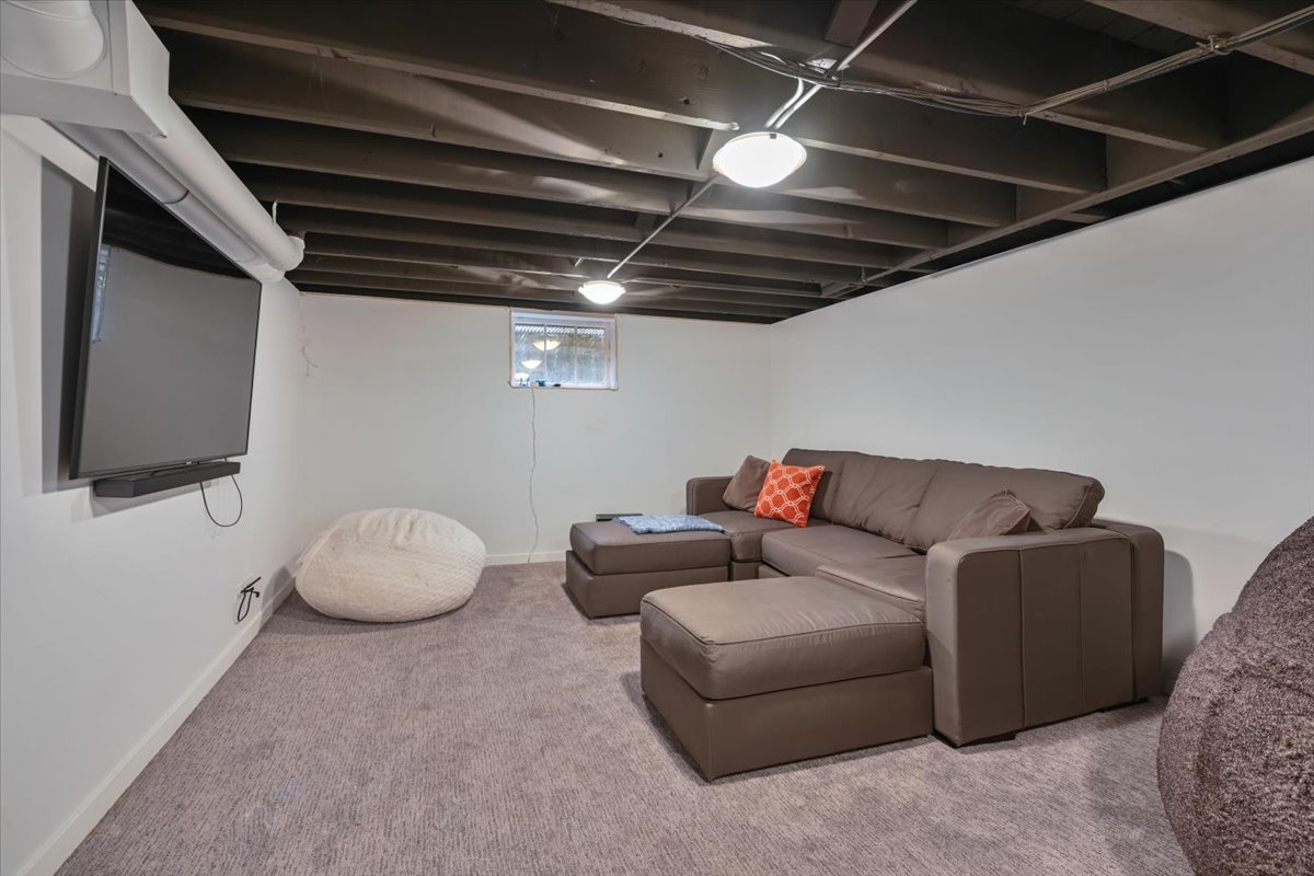 1024 Pontiac Rd Wilmette, IL 60091