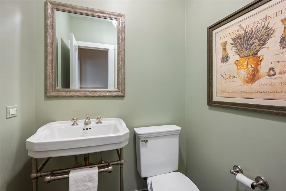 1024 Pontiac Rd Wilmette, IL 60091