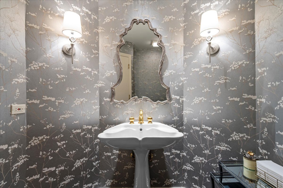 1725 Lilly Ct Highland Park, IL 60035