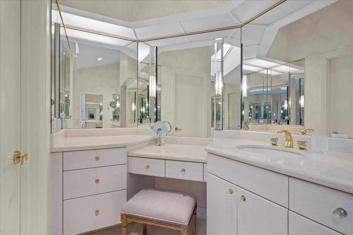 1725 Lilly Ct Highland Park, IL 60035