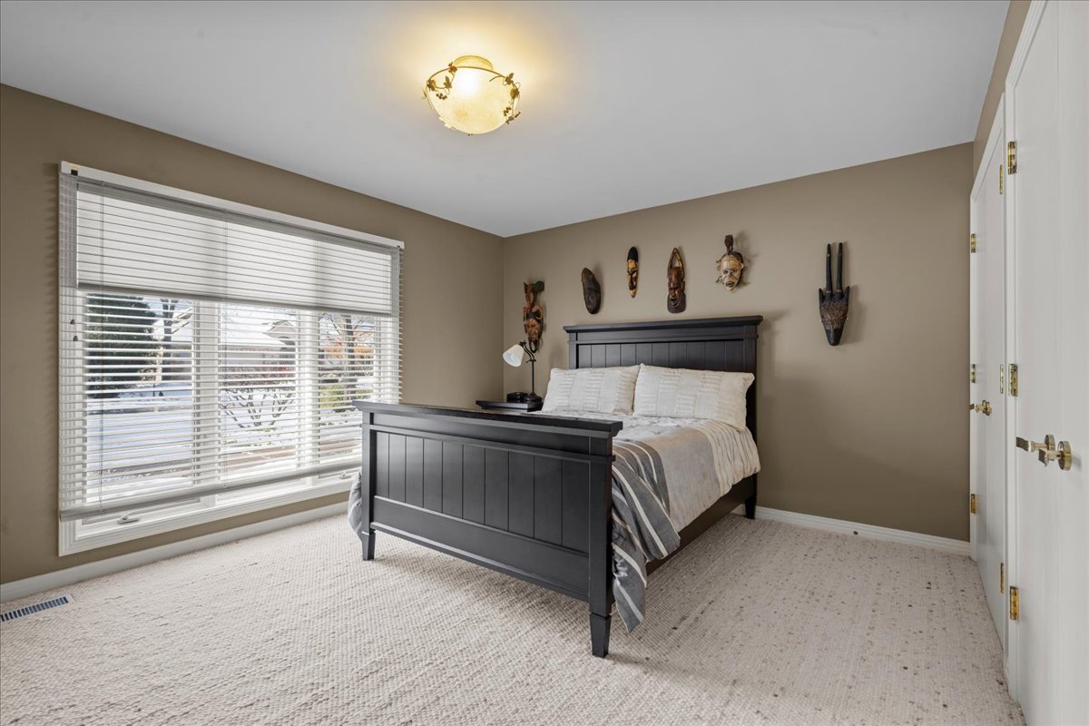 1725 Lilly Ct Highland Park, IL 60035