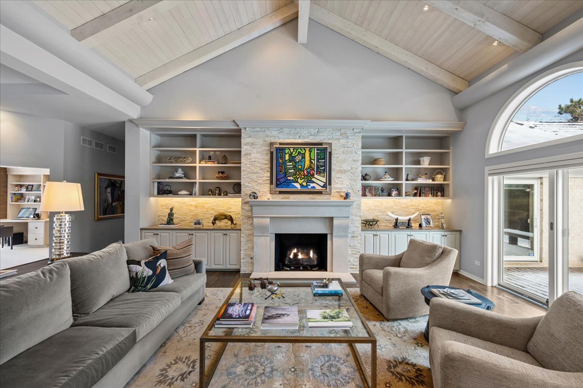 1725 Lilly Ct Highland Park, IL 60035