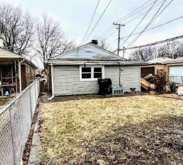 9315 S East End Ave Chicago, IL 60617