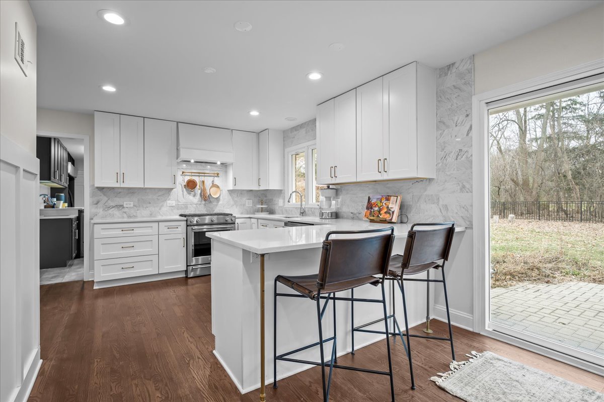 520 Standish Dr Deerfield, IL 60015