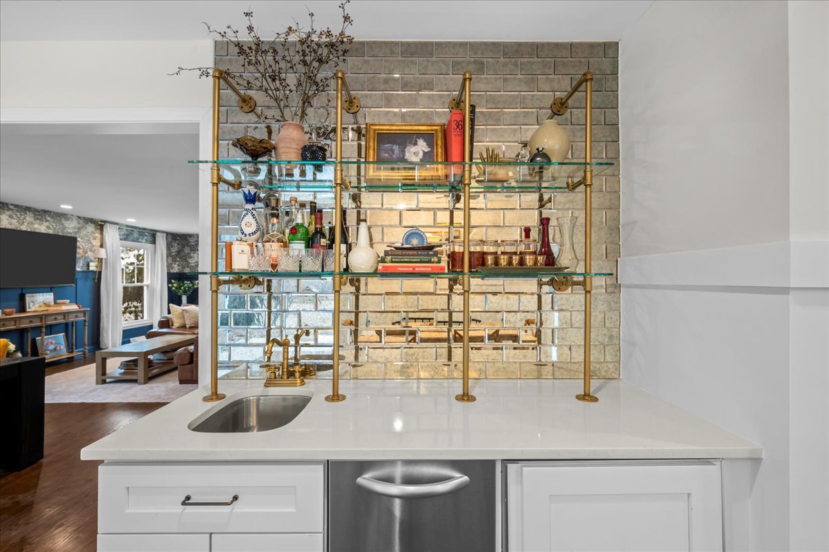 520 Standish Dr Deerfield, IL 60015