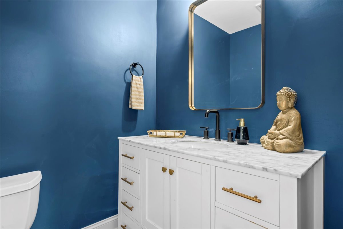 520 Standish Dr Deerfield, IL 60015