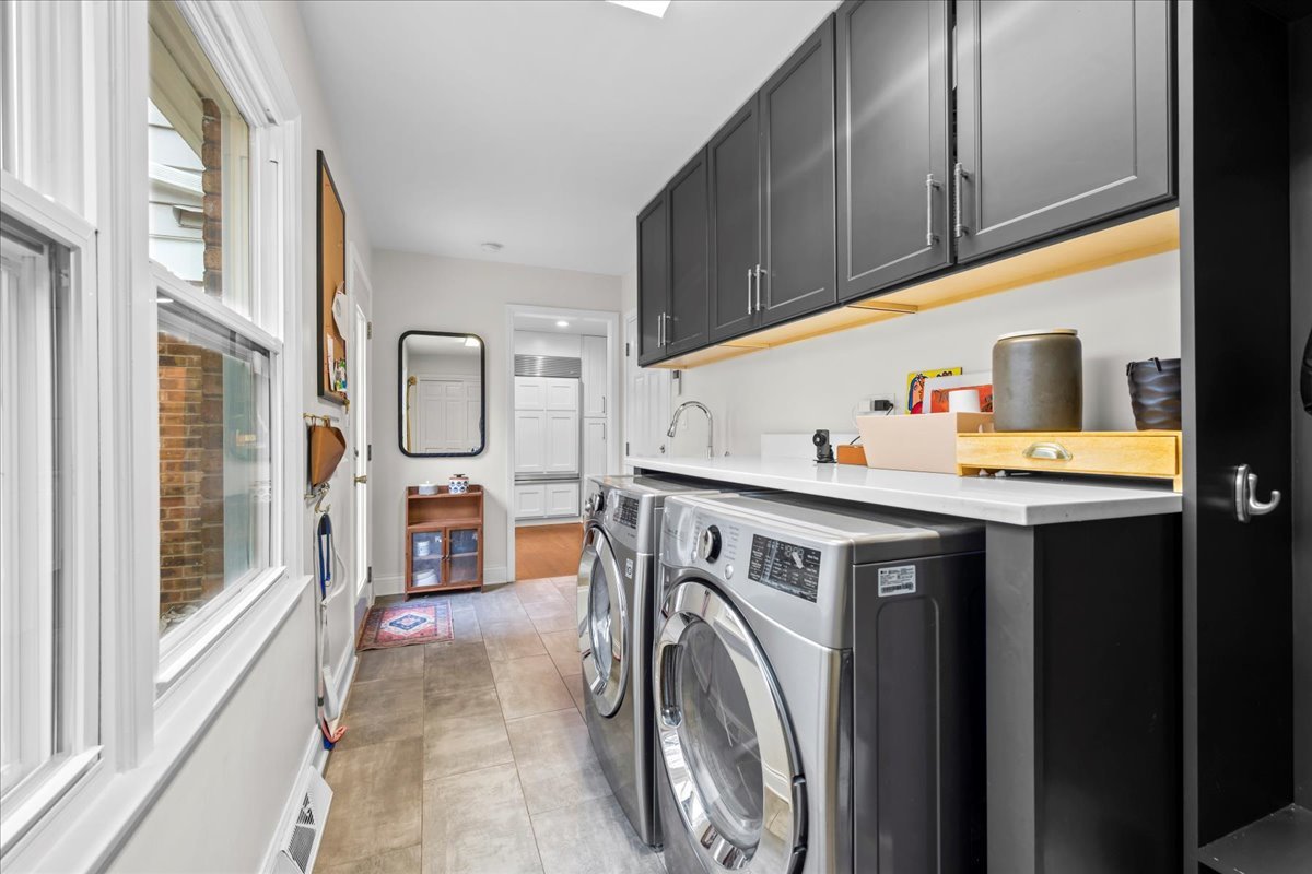 520 Standish Dr Deerfield, IL 60015