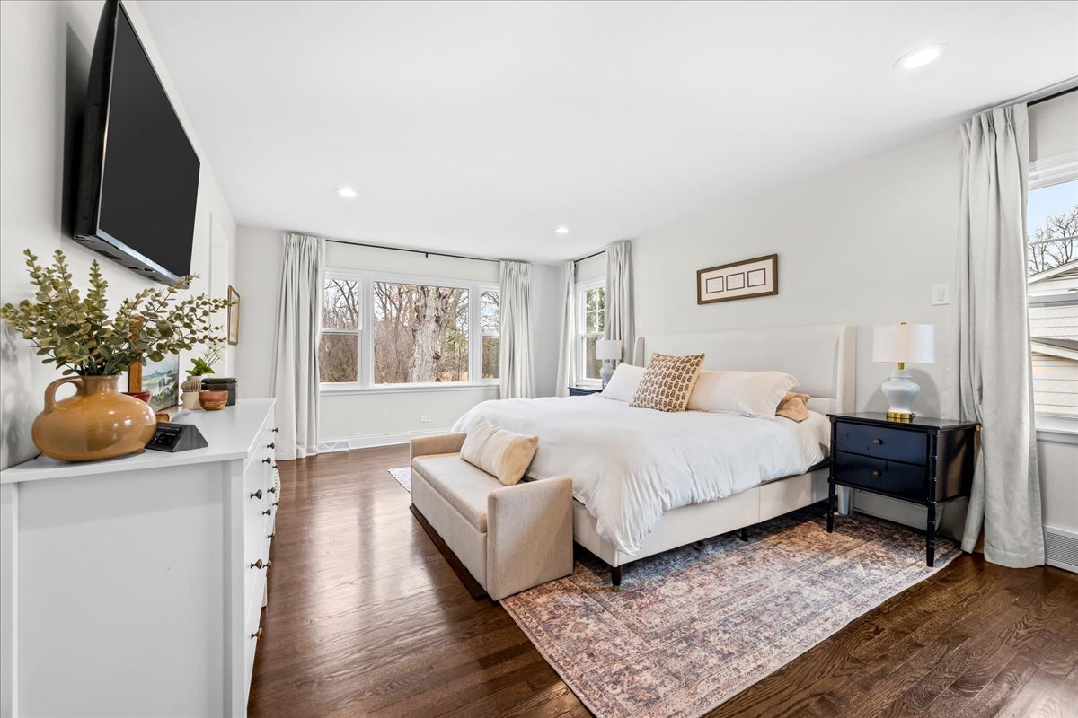 520 Standish Dr Deerfield, IL 60015