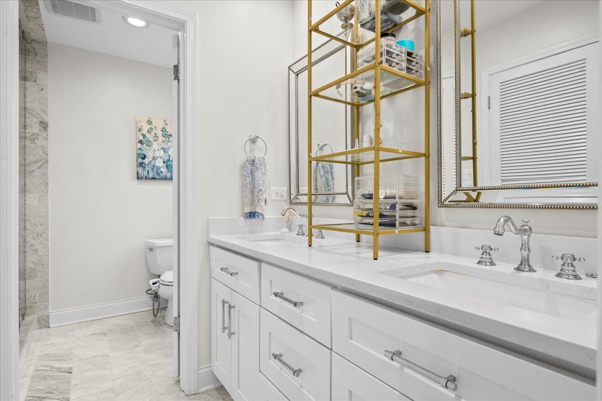 520 Standish Dr Deerfield, IL 60015