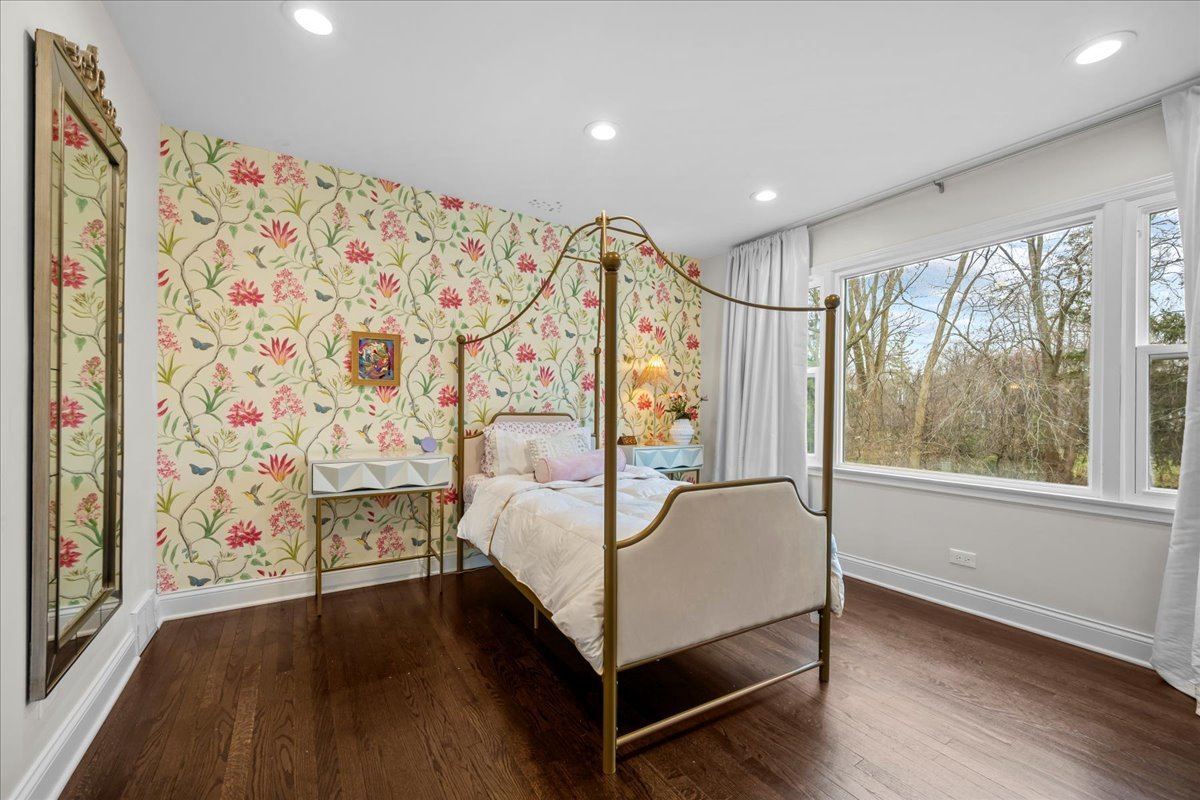 520 Standish Dr Deerfield, IL 60015