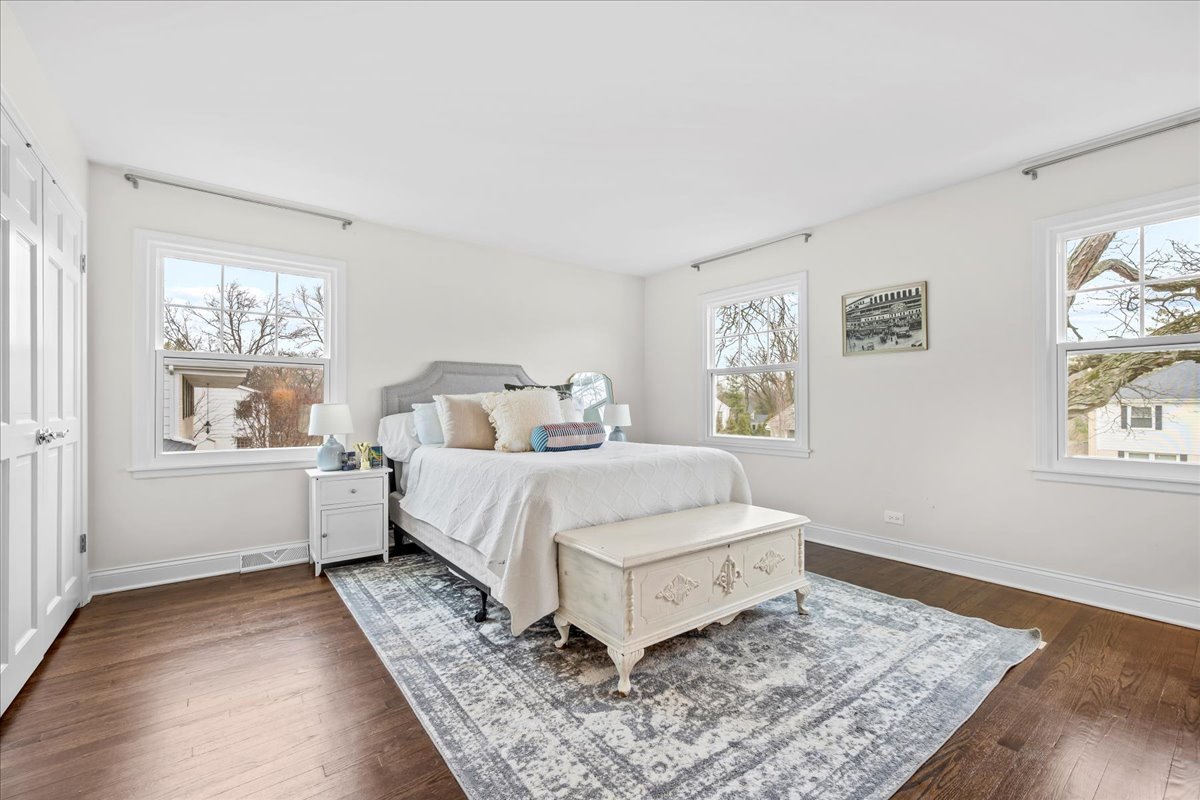 520 Standish Dr Deerfield, IL 60015