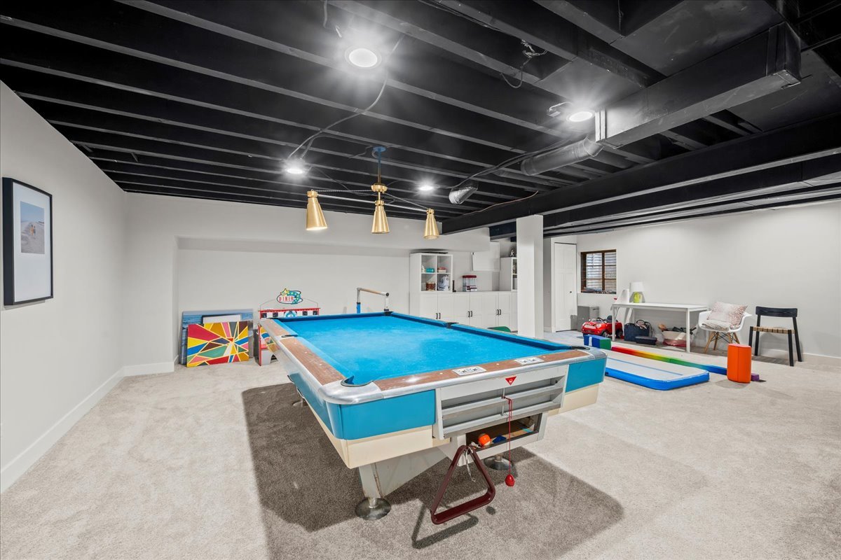 520 Standish Dr Deerfield, IL 60015