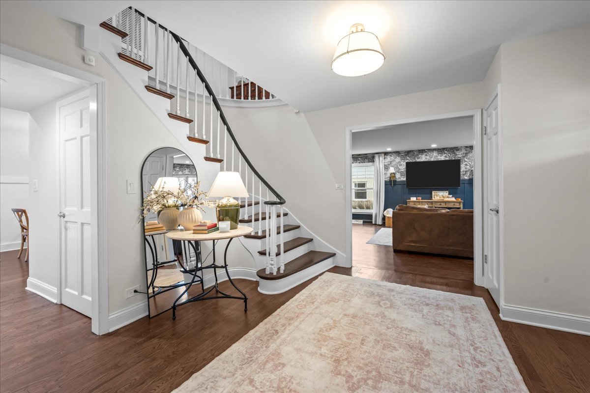 520 Standish Dr Deerfield, IL 60015