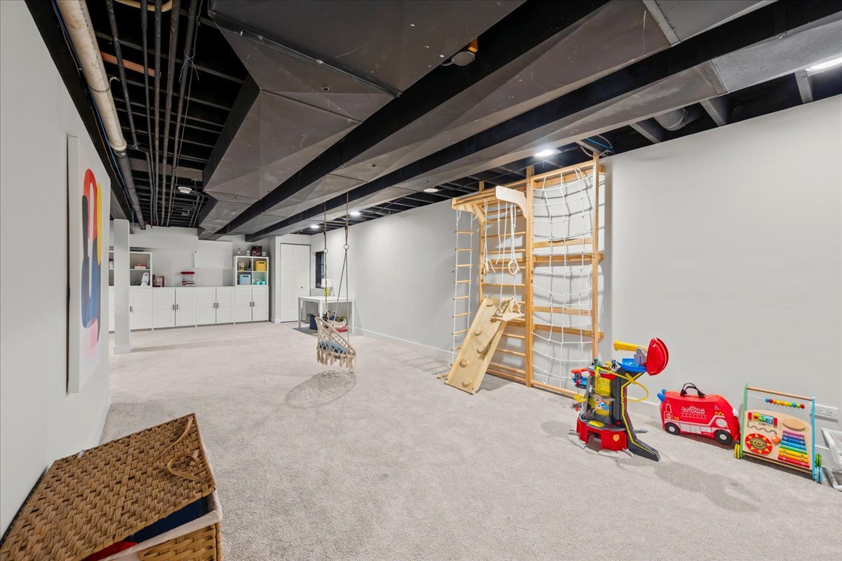 520 Standish Dr Deerfield, IL 60015