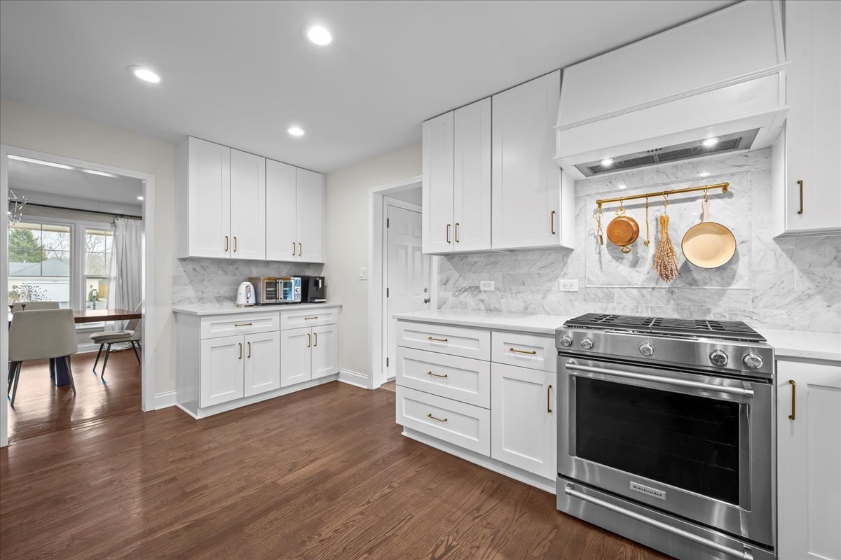 520 Standish Dr Deerfield, IL 60015