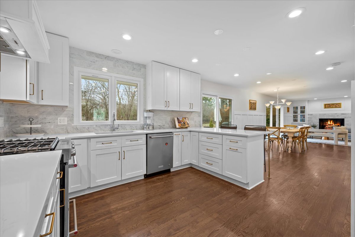 520 Standish Dr Deerfield, IL 60015