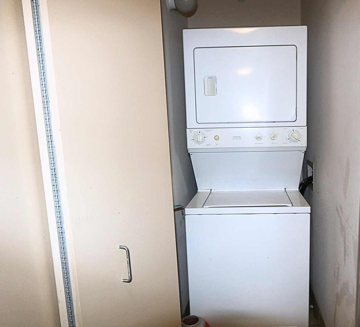 222 N Columbus Dr #1705 Chicago, IL 60601