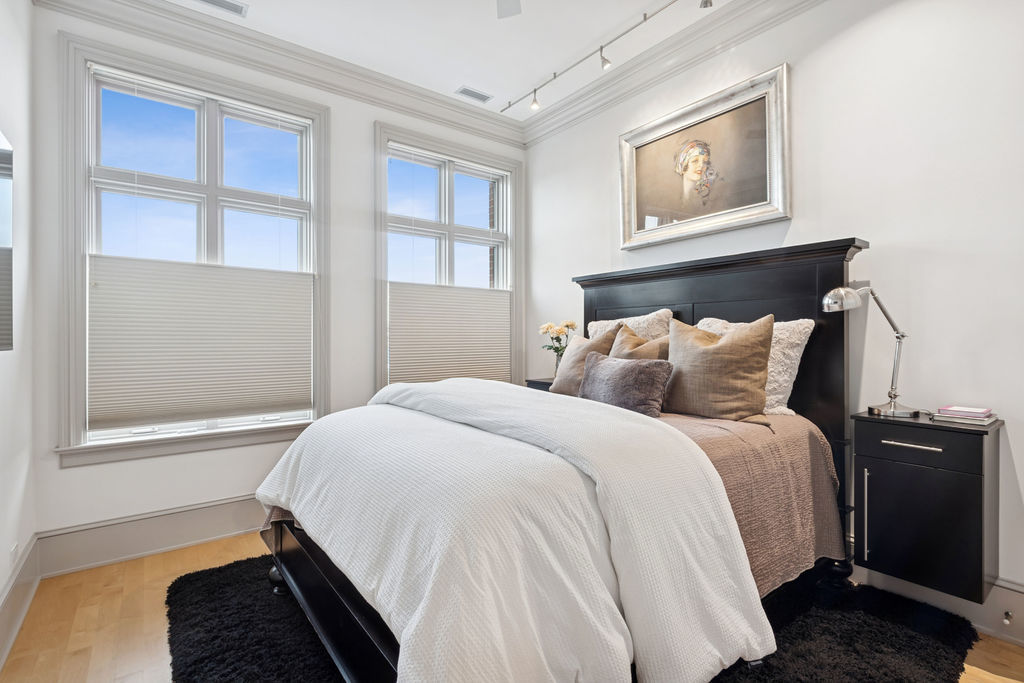 2217 N Clybourn Ave Chicago, IL 60614