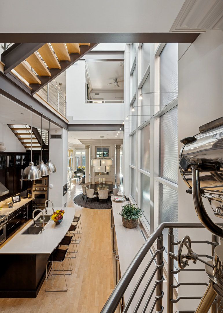 2217 N Clybourn Ave Chicago, IL 60614