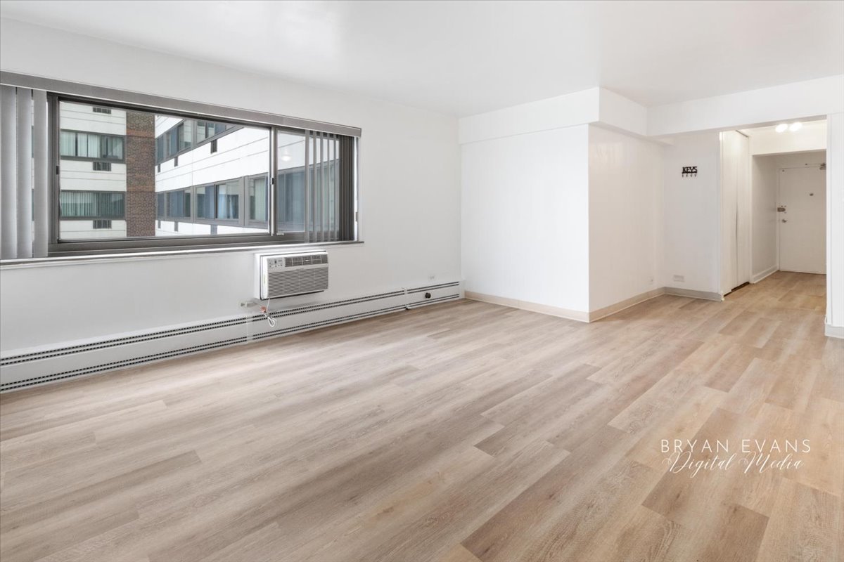 7337 S South Shr Dr #307 Chicago, IL 60649