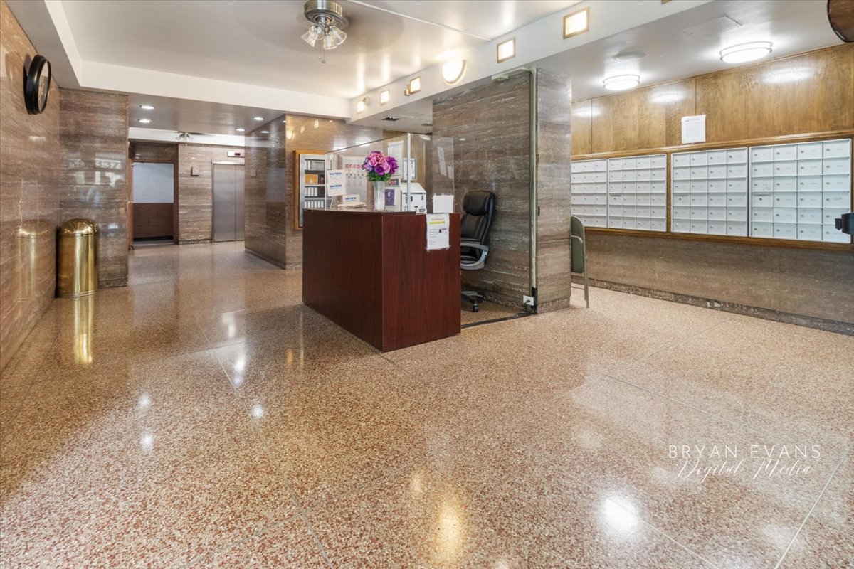 7337 S South Shr Dr #307 Chicago, IL 60649