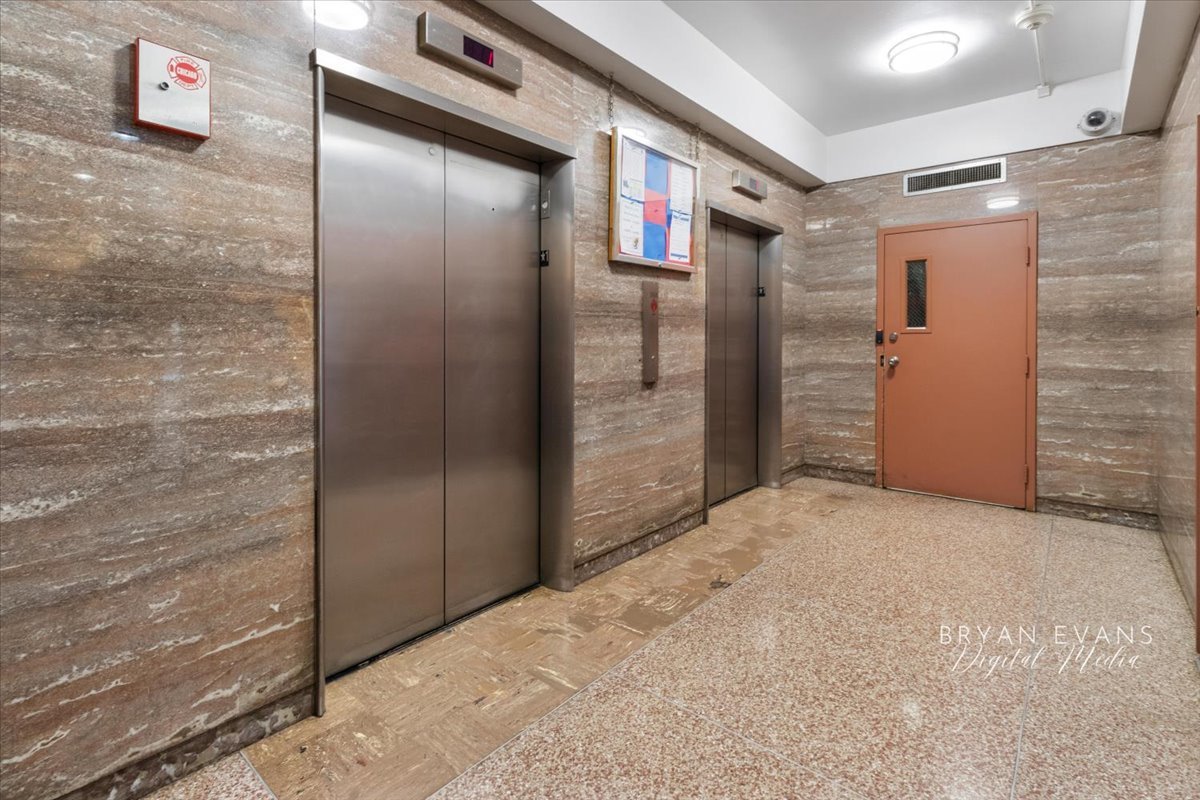 7337 S South Shr Dr #307 Chicago, IL 60649