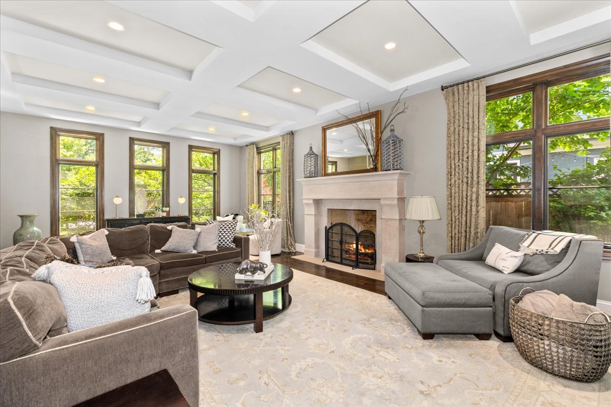 601 Linden Ave Wilmette, IL 60091