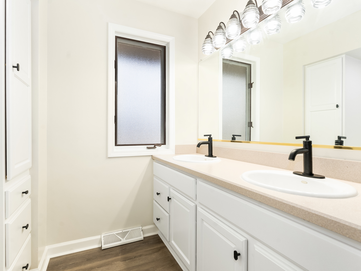 1101 Rooney Dr Joliet, IL 60435