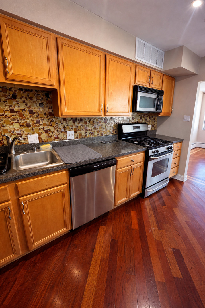 8809 W Golf Rd #11F Niles, IL 60714