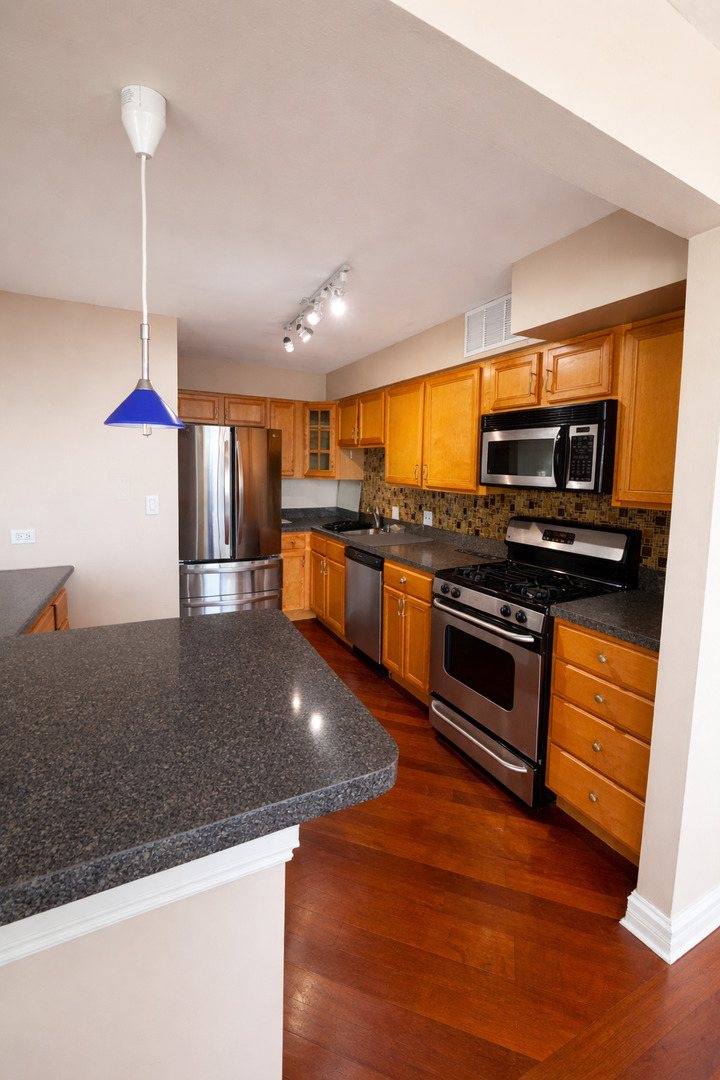 8809 W Golf Rd #11F Niles, IL 60714