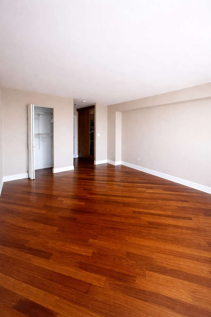 8809 W Golf Rd #11F Niles, IL 60714