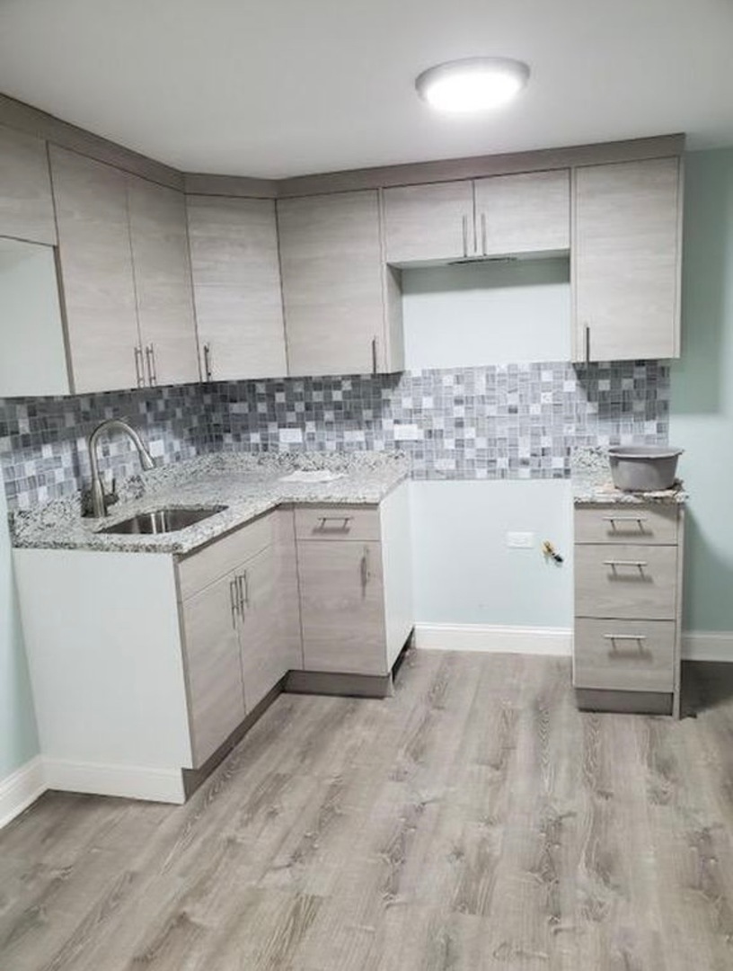 2567 S Emerald Ave Chicago, IL 60616