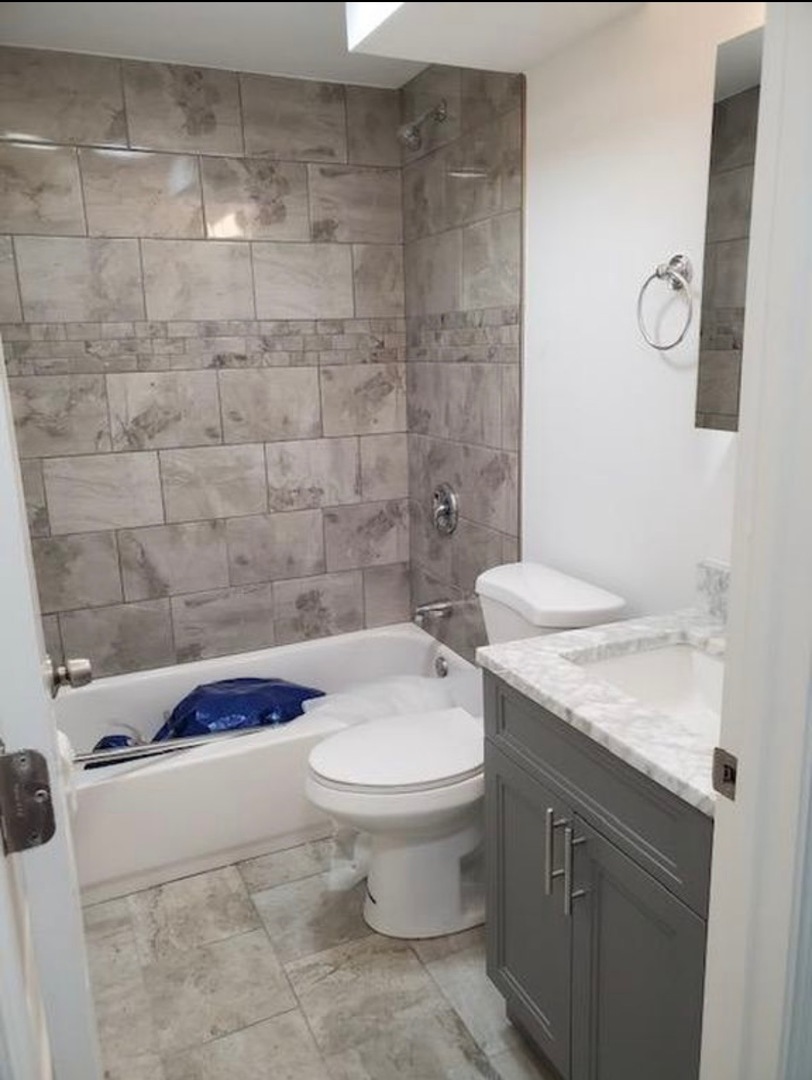 2567 S Emerald Ave Chicago, IL 60616