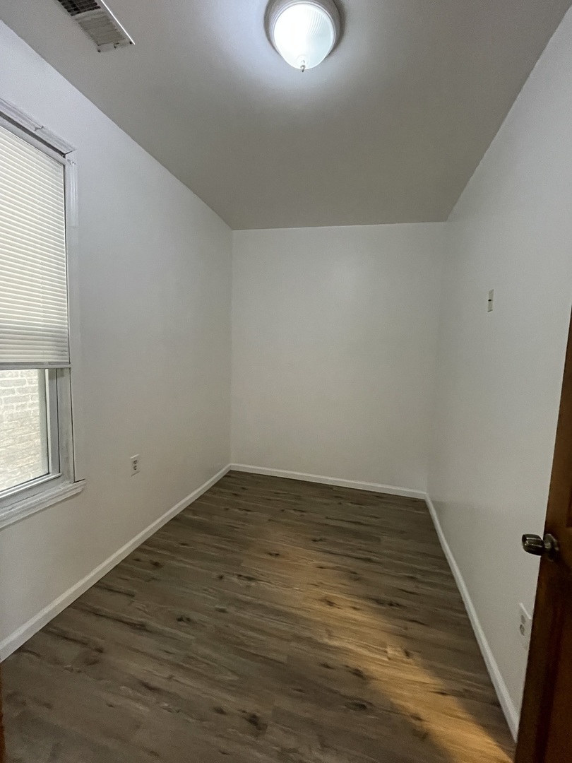 2567 S Emerald Ave Chicago, IL 60616