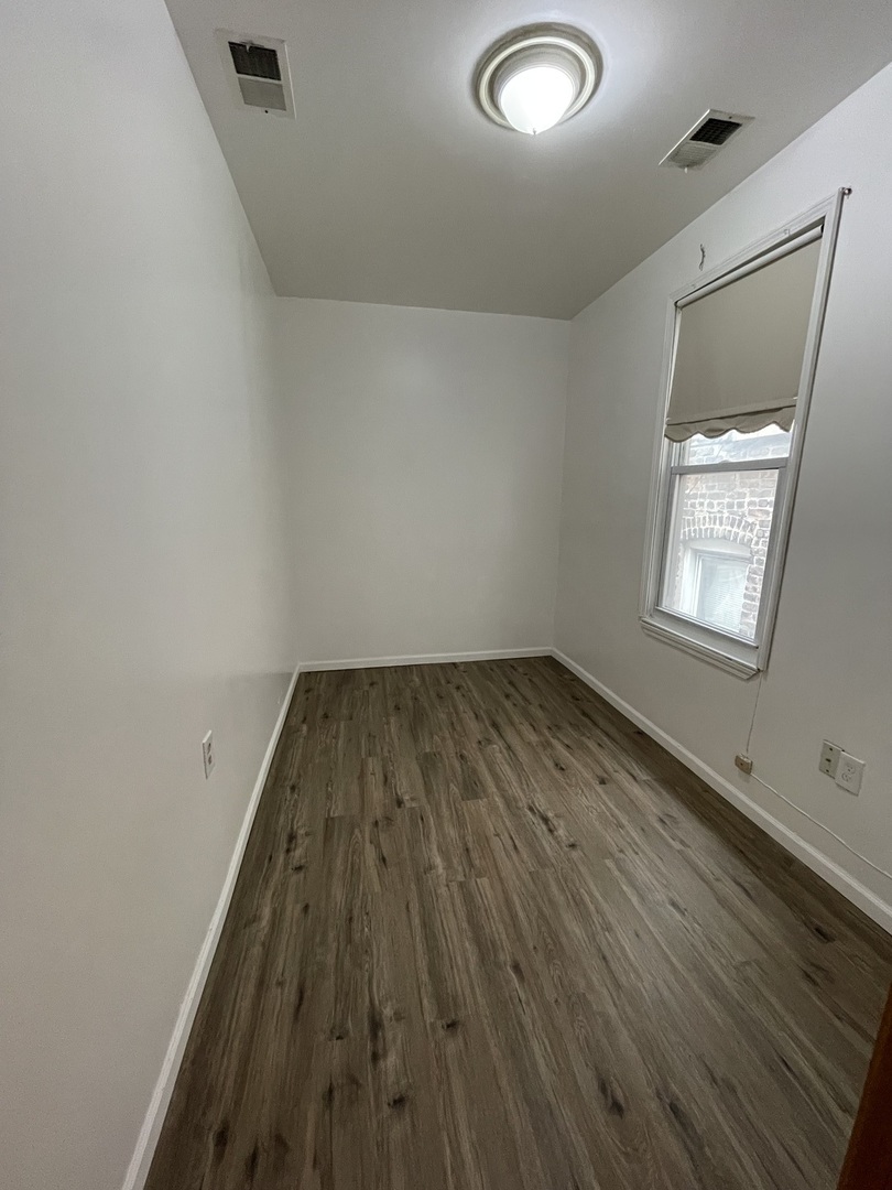 2567 S Emerald Ave Chicago, IL 60616