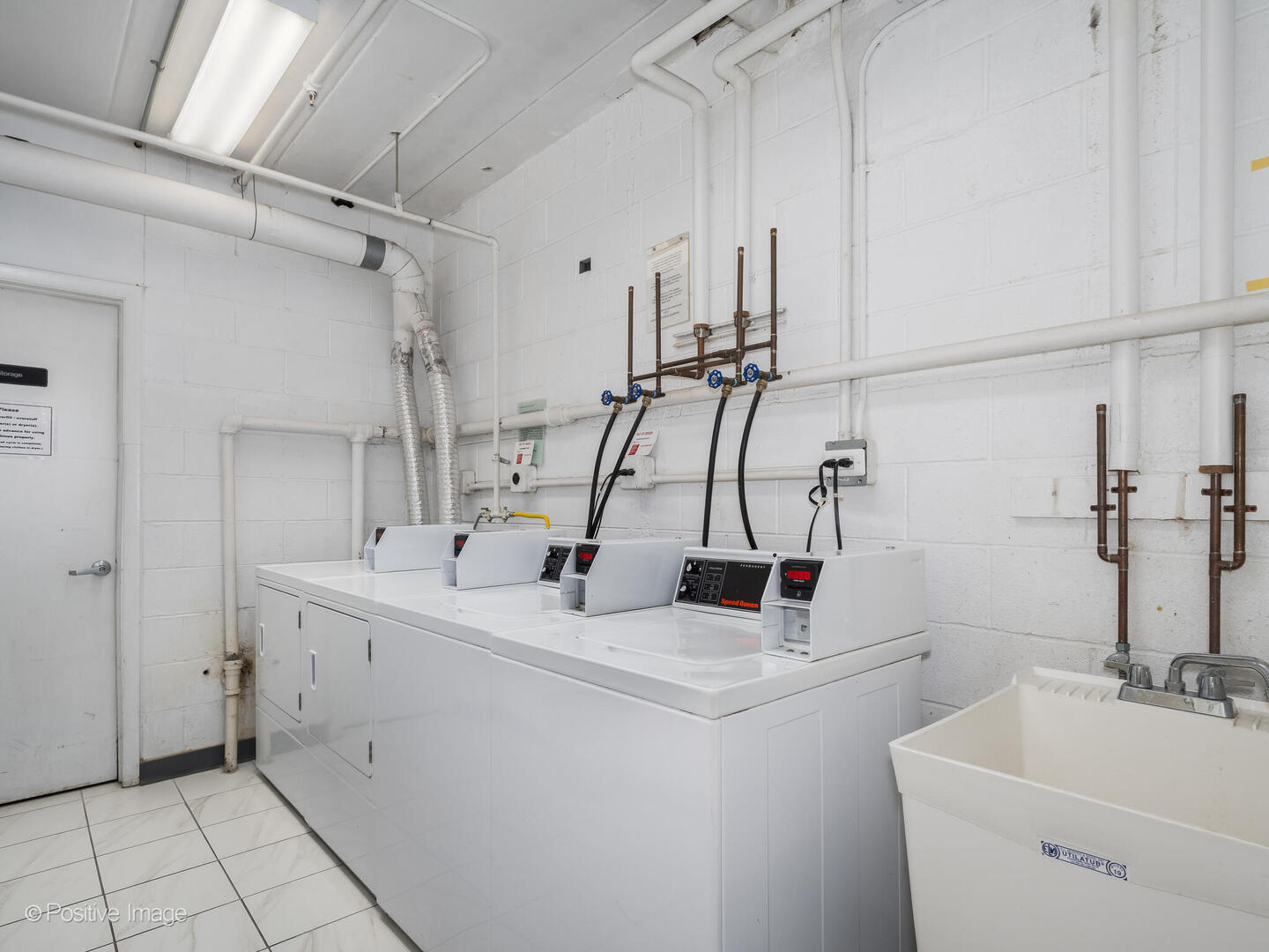 9098 W Ter Dr #1L Niles, IL 60714