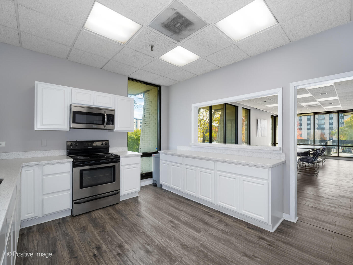 9098 W Ter Dr #1L Niles, IL 60714