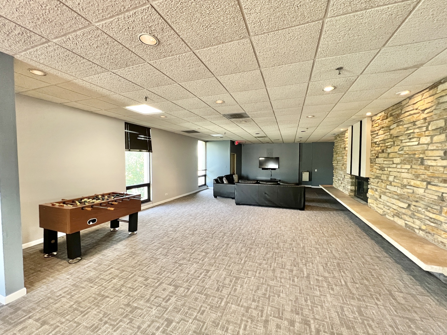 9098 W Ter Dr #1L Niles, IL 60714