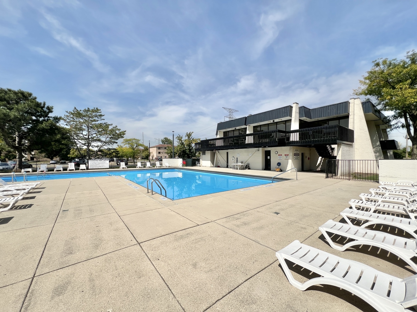 9098 W Ter Dr #1L Niles, IL 60714