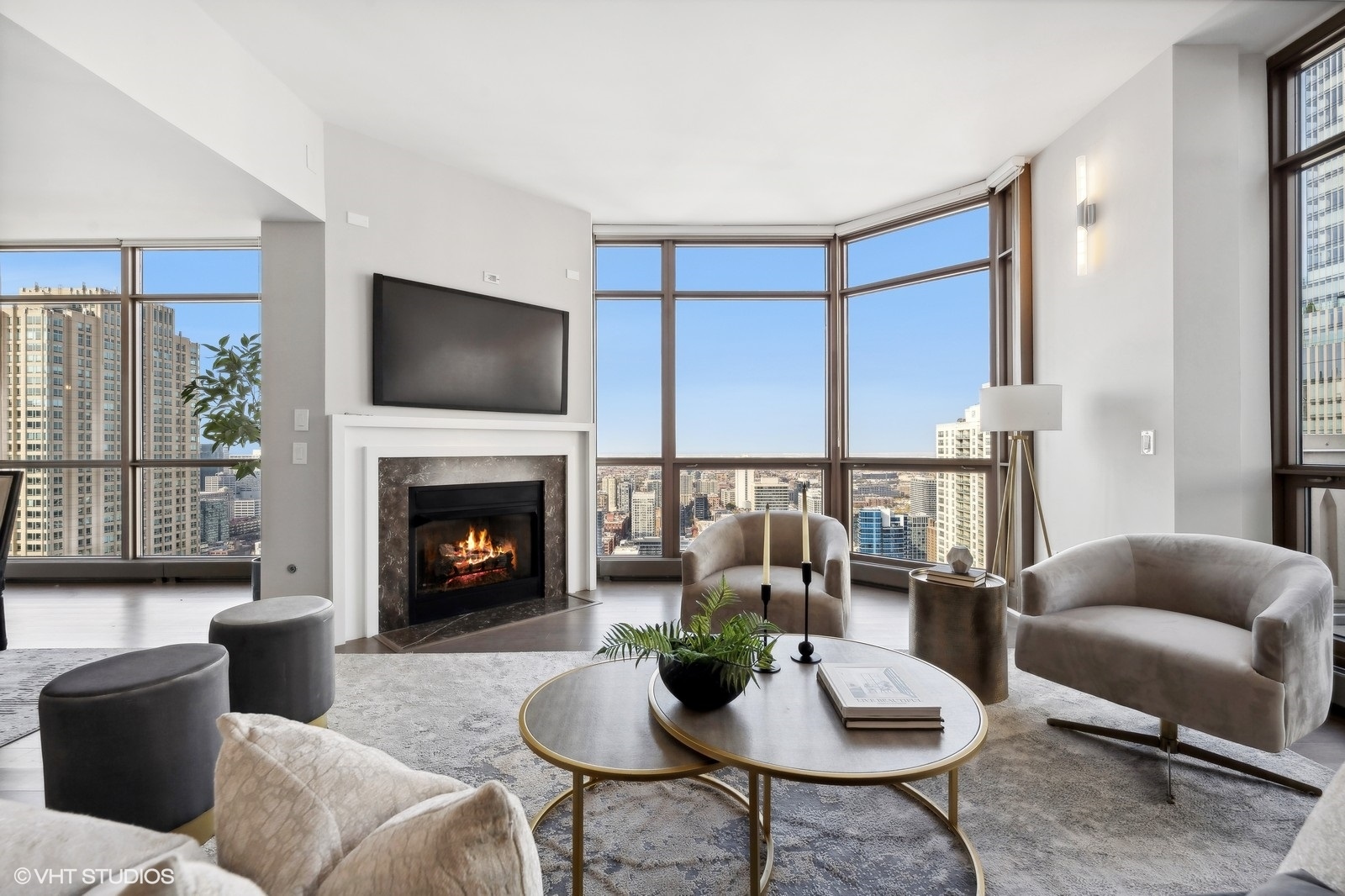 21 E Huron St #4301