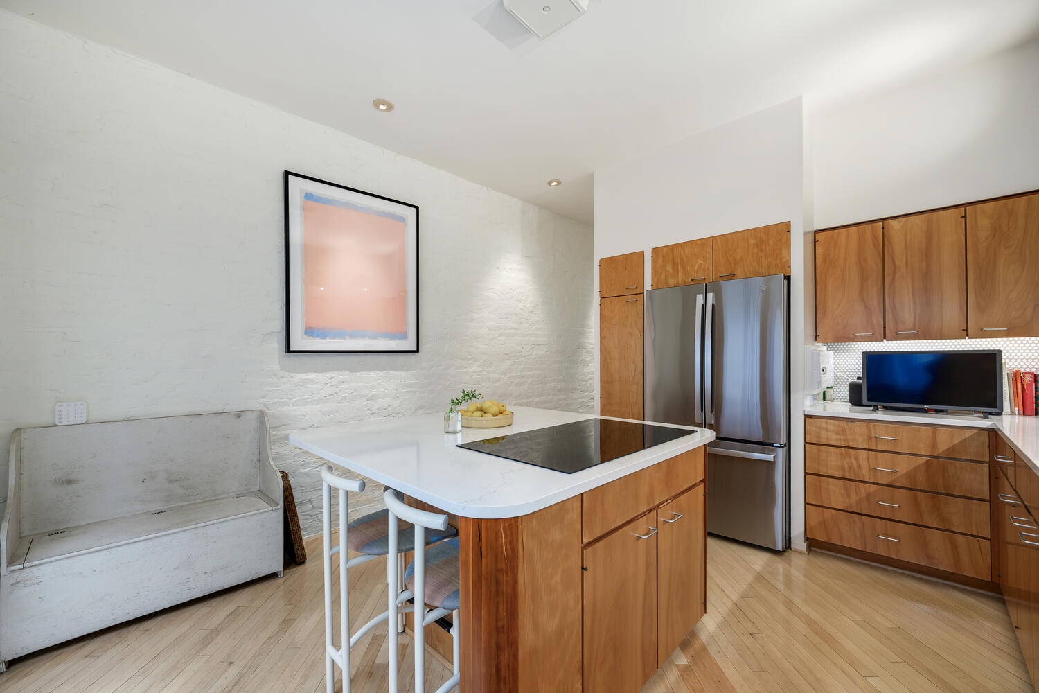 2729 N Hampden Ct Chicago, IL 60614