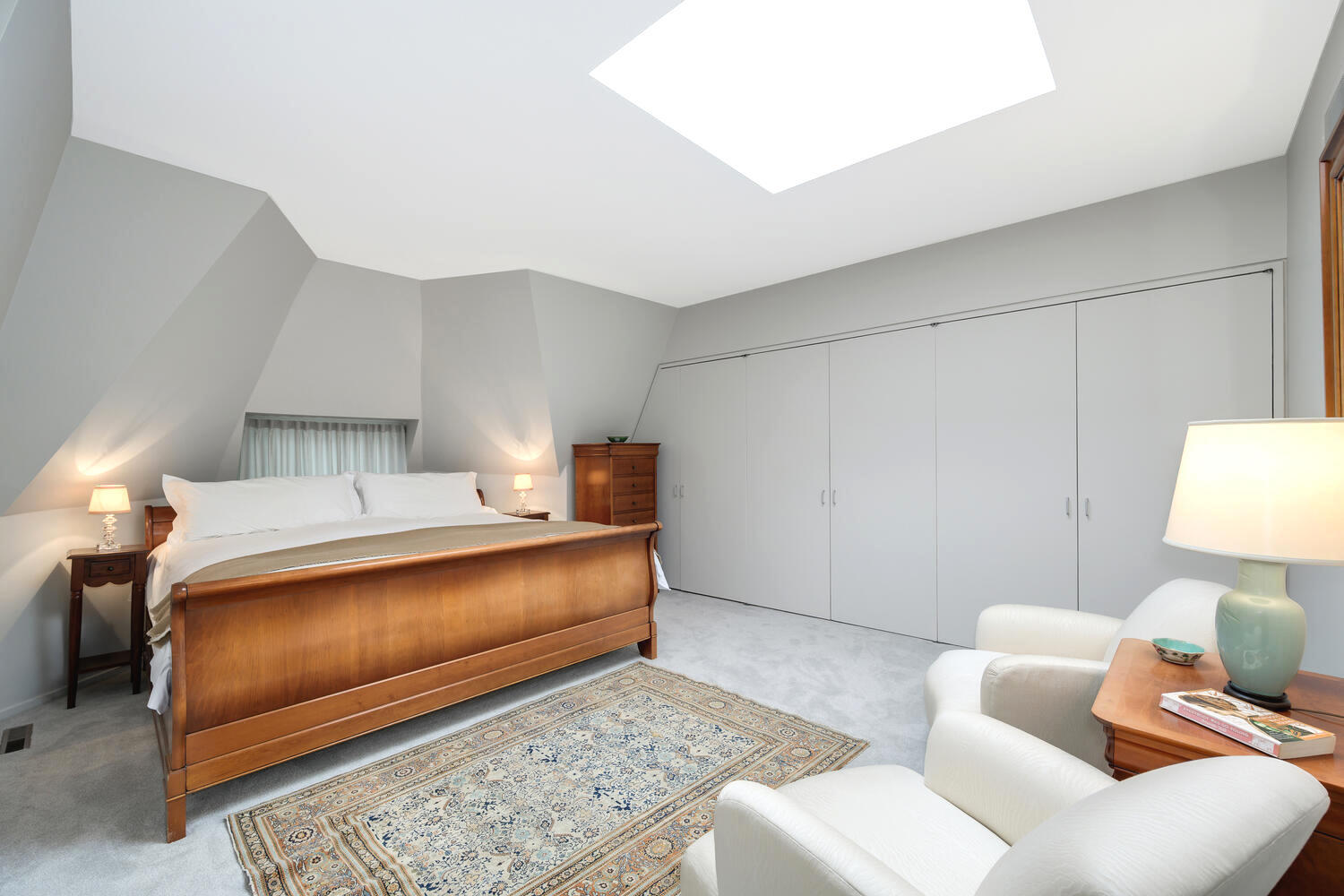 2729 N Hampden Ct Chicago, IL 60614