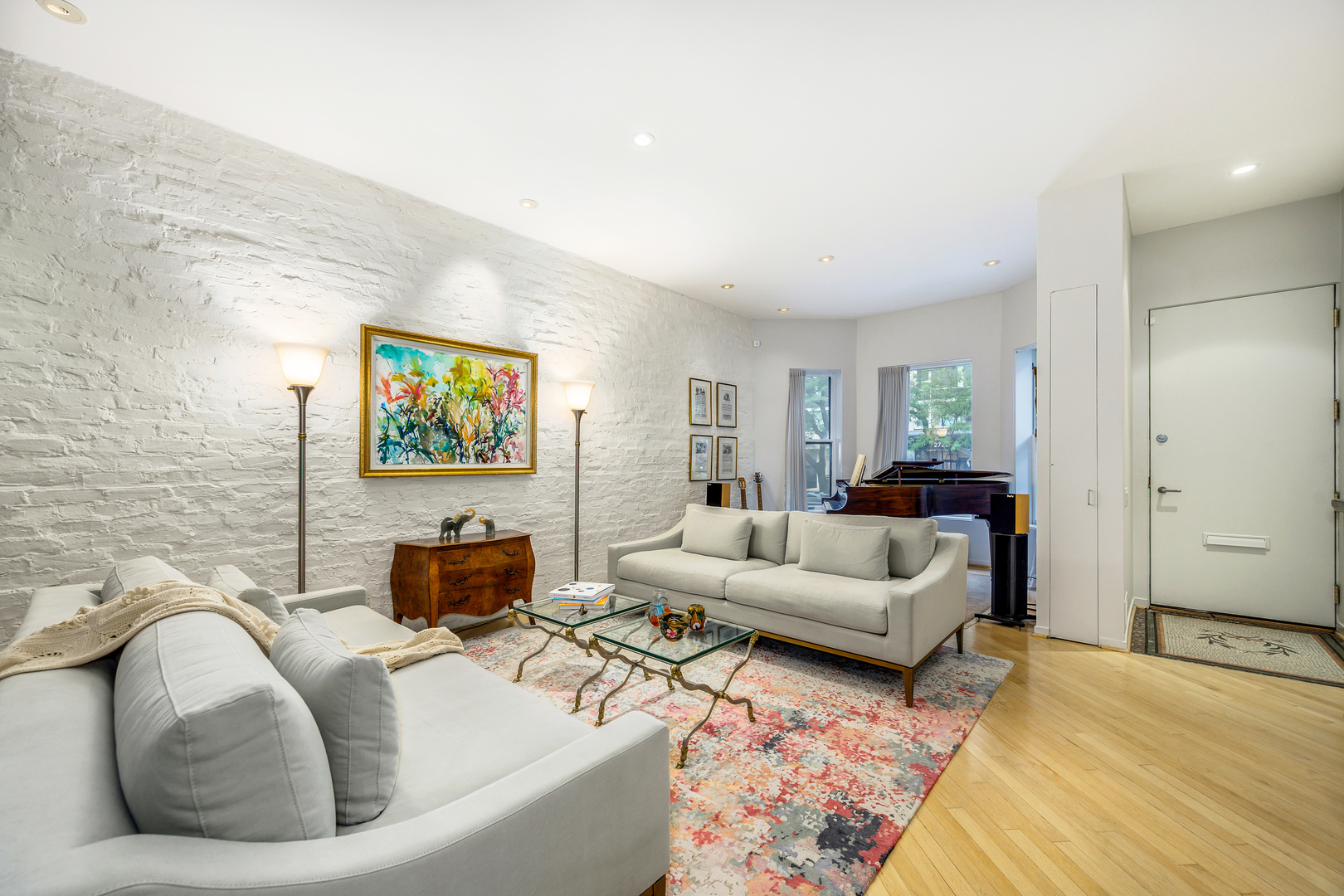 2729 N Hampden Ct Chicago, IL 60614