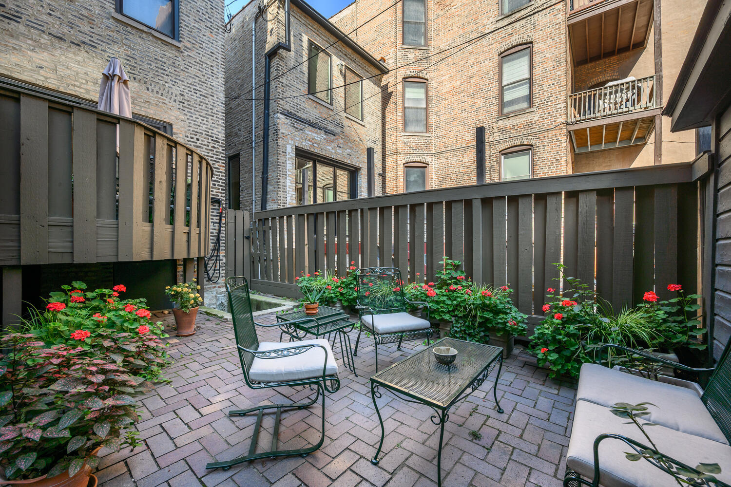 2729 N Hampden Ct Chicago, IL 60614