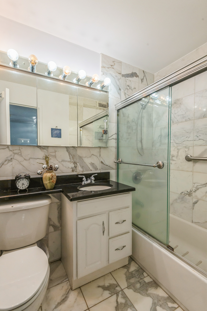 400 E Randolph St #1515 Chicago, IL 60601