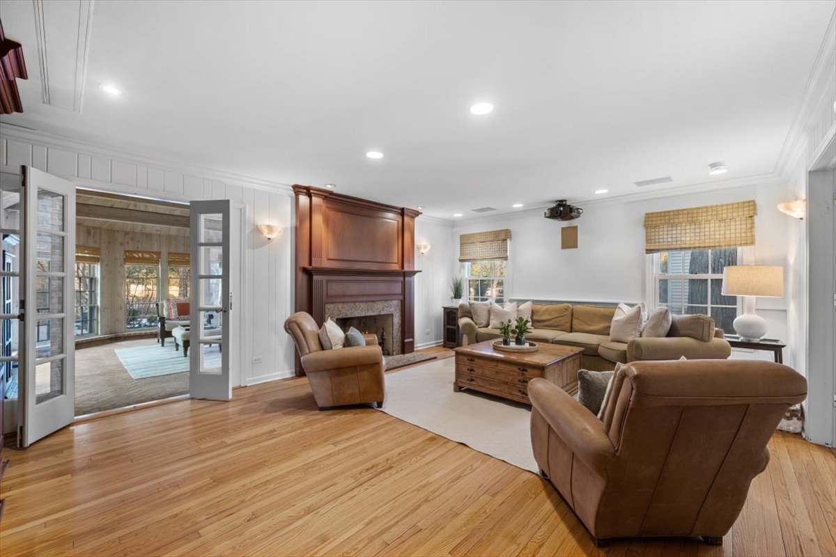 2836 Blackhawk Rd Wilmette, IL 60091