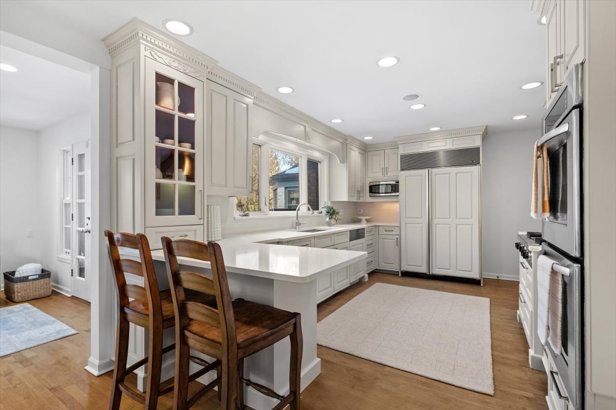 2836 Blackhawk Rd Wilmette, IL 60091