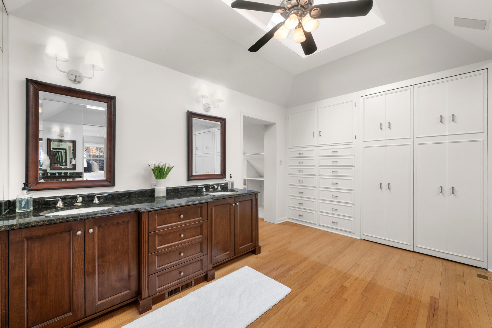 2836 Blackhawk Rd Wilmette, IL 60091