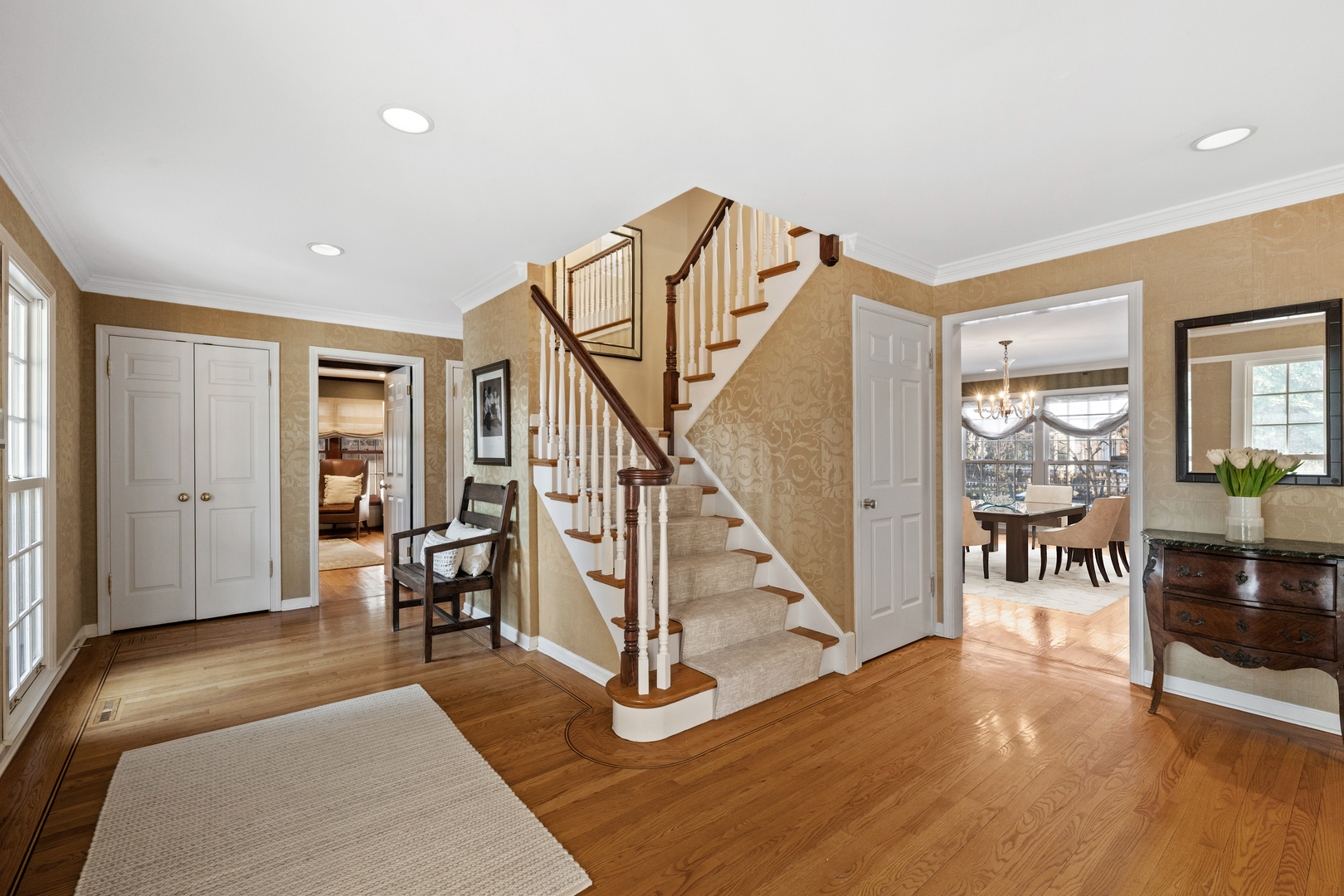 2836 Blackhawk Rd Wilmette, IL 60091